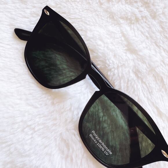 Maura Black W/ Green Lenses Oversized Oval Horn Rims Sunglasses - Picture 2 of 11